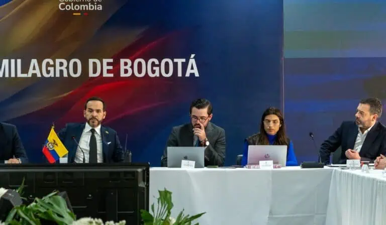 Gobierno financiará estudios de la línea 4 del metro de Bogotá y buscará recursos para corredor Suba-Cota Abelardo de la Espriella y alcalde Carlos Fernándo Galán