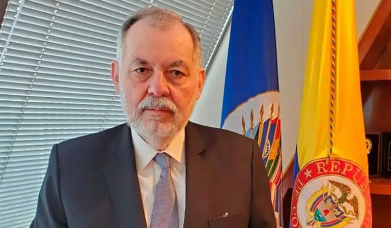 Leyes de Rescate, Sometimiento y Estatuto Antiterrorista: los retos de Alejandro Ordóñez como MinInterior Alejandro Ordóñez como nuevo Ministro del Interior
