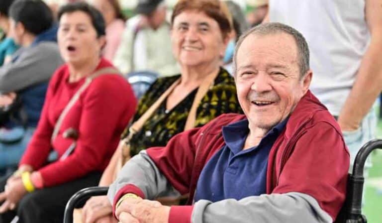 Programa de subsidio al que puede acceder para pensionarse: Ayuda a personas con pocas semanas cotizadas Beneficio para ciudadanos que buscan pensionarse con pocas semanas