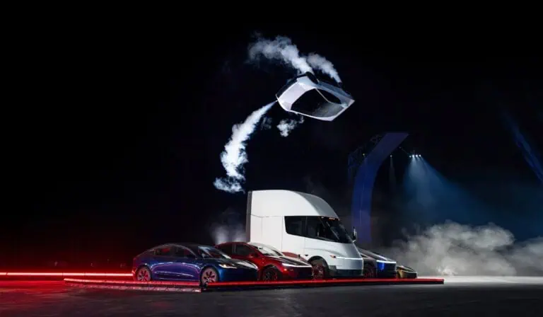Tesla sorprende al mundo y presenta su primer carro que puede volar: estos son los detalles Carro volador de Tesla