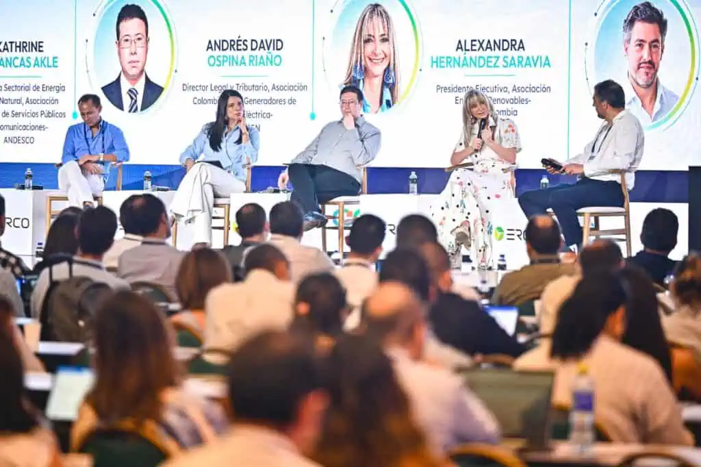 Presidente de Andeg alerta sobre las dificultades de las térmicas para garantizar la generación eléctrica Panel en el Congreso MEM 2026. Imagen: Congreso MEM