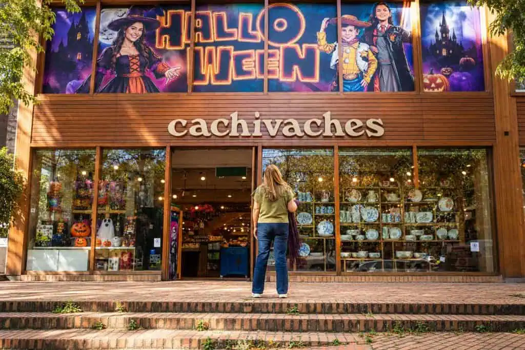 Entrevista | Cachivaches, la empresa colombiana de más de 60 años que crece con Halloween: así cambió el negocio de los disfraces De fabricar delantales a vender disfraces: así nació Cachivaches