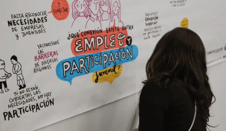 El reto del primer empleo en Colombia: jóvenes se enfrentan a barreras por falta de experiencia Empleo juvenil en Colombia