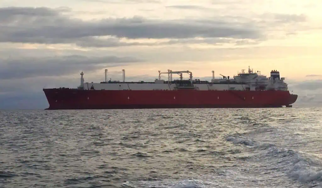 Regasificadora del Pacífico recibe el buque con el que iniciará operaciones en noviembre de 2026 FSU en Buenaventura. Imagen: Regasificadora del Pacífico