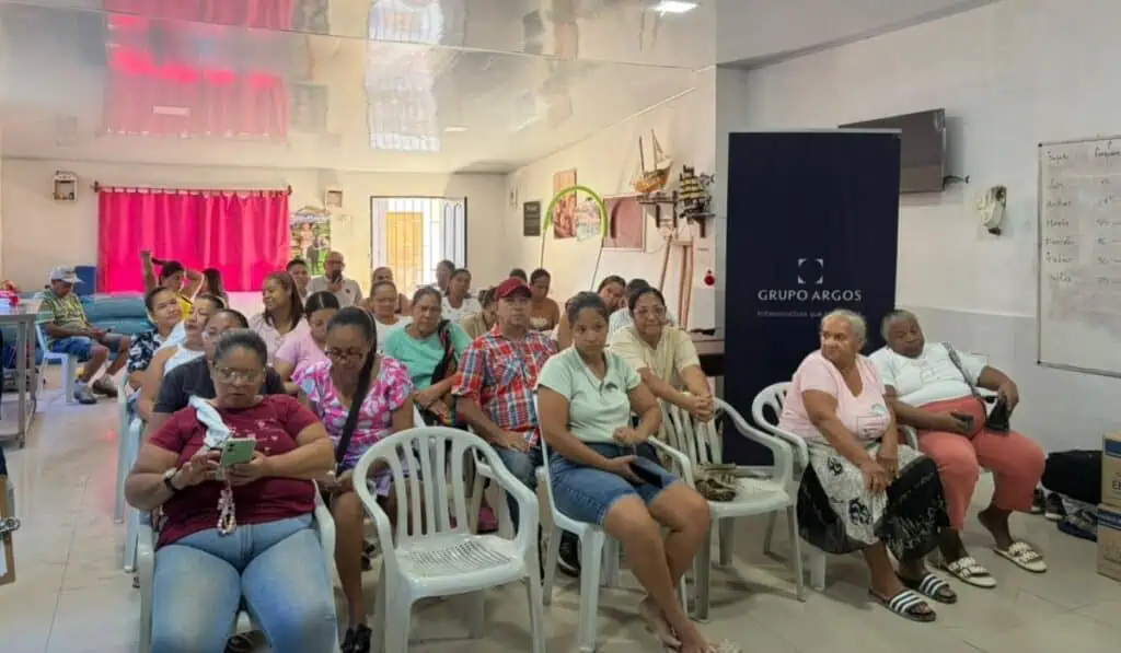 Fundación Grupo Argos y el Negocio de Desarrollo Urbano entregaron filtros de agua a familias de estos barrios en Barranquilla Familias de barrios en Barranquilla
