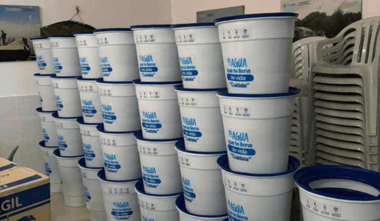 Fundación Grupo Argos y el Negocio de Desarrollo Urbano entregaron filtros de agua a familias de estos barrios en Barranquilla