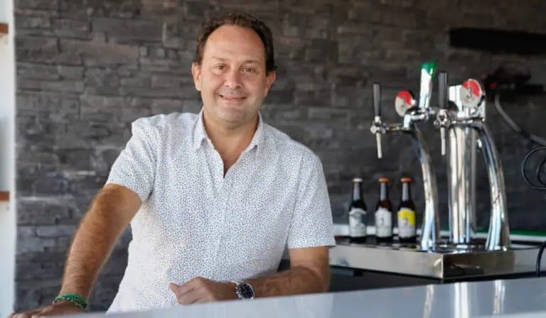3 Cordilleras se consolida como la cerveza artesanal más grande de Colombia: concentra el 48 % de la participación en el mercado Juanchi Vélez, fundador de 3 Cordilleras