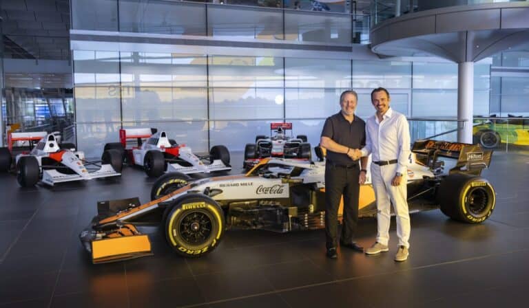 Los autos de Fórmula 1 de Senna, Hamilton y Brad Pitt salen al mercado en una histórica venta de McLaren Los autos de Fórmula 1 de Senna, Hamilton y Brad Pitt salen al mercado en una histórica venta de McLaren