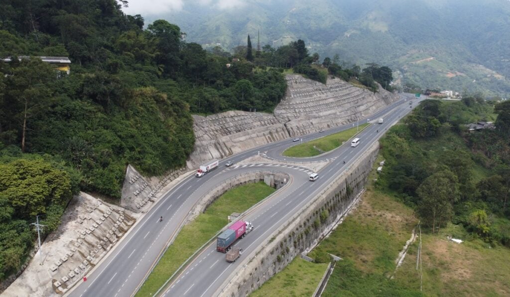 Anuncian cierres viales intermitentes en Las Areneras por obras de la Autopista Conexión Pacífico 1 Conexión Pacífico 1