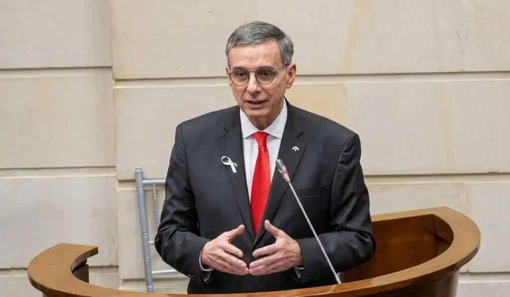 Ministro de Hacienda de Colombia reconoce que “la gente se cansó de pagar impuestos” Ministro de Hacienda de Colombia