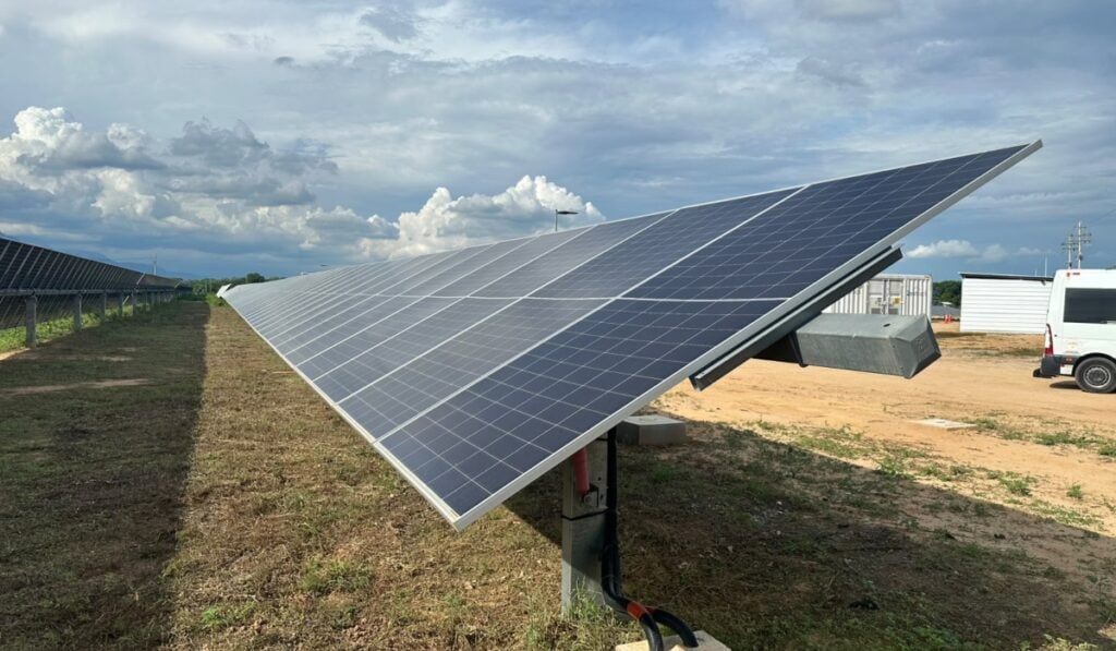 Cesar vive un 'boom' de proyectos solares: inversiones podrían superar los US$500 millones Minigranja solar de Unergy en Valledupar. Imagen: Alejandro Correa / Valora Analitik