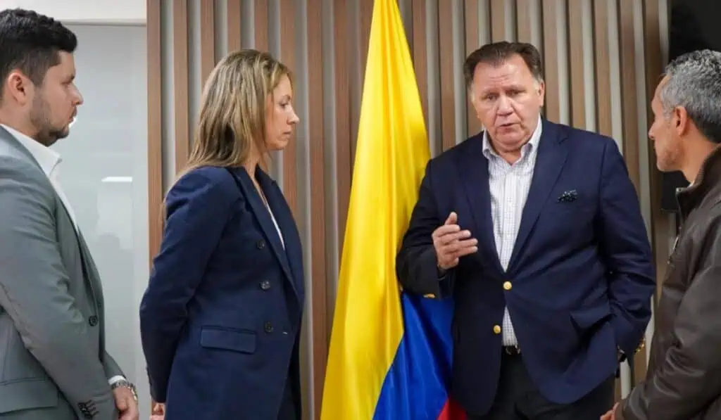 MinAgricultura anuncia alianza con Grupo Éxito para reducir intermediarios y mejorar ventas del campo Ministerio de Agricultura con directivos de Éxito