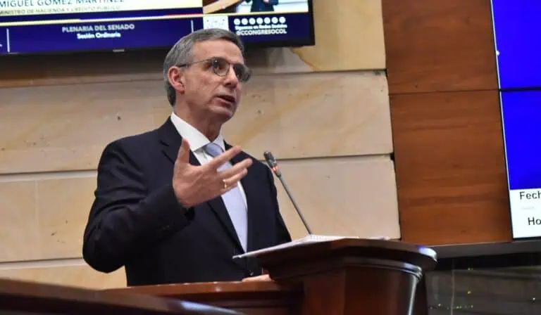 Presupuesto 2027 se caería por vicio de trámite entre textos de Cámara y Senado: esto es lo que vendría Ministro de Hacienda, Miguel Gómez