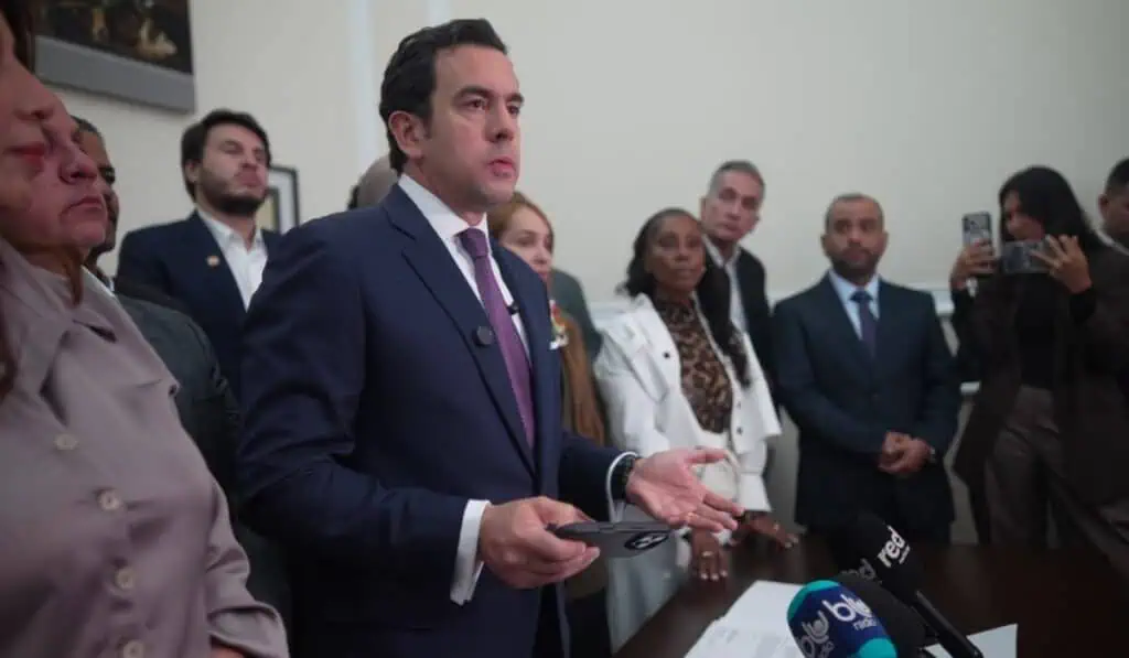 Reforma ‘antimermelada’: qué cambiaría para los congresistas y sus conflictos de intereses Ministro del Interior, Rodrigo Lara