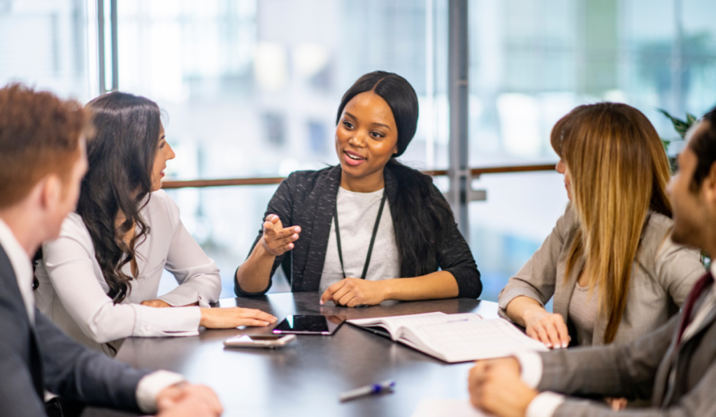 ¿Qué hace que una mujer entre al ranking Merco?: estos son los atributos que más pesan Mujeres en puestos de liderazgo