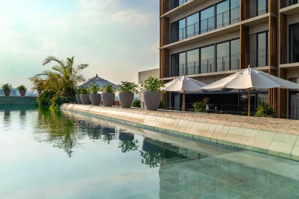 Guadalajara y Ciudad de México: así son los nuevos y renovados hoteles NH en México Piscina NH Guadalajara Studios México. Foto: Cortesía.