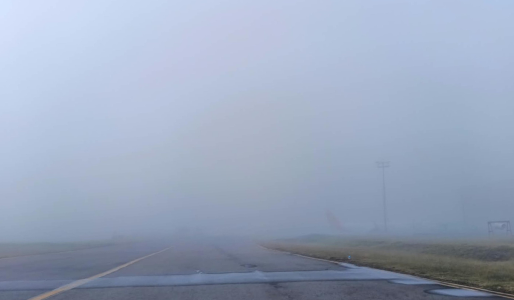 Ahora | Niebla afecta operación en aeropuerto José María Córdova de Rionegro (Medellín): hay 15 vuelos afectados Ahora Niebla afecta vuelos en el aeropuerto José María Córdova de Medellín