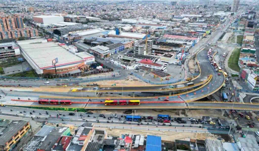 Megaproyecto de la Avenida 68 tiene más del 90 % de avance, pero no se entregará en 2026: Tiene nueva fecha Obras en la Avenida 68 estarían listas para 2027