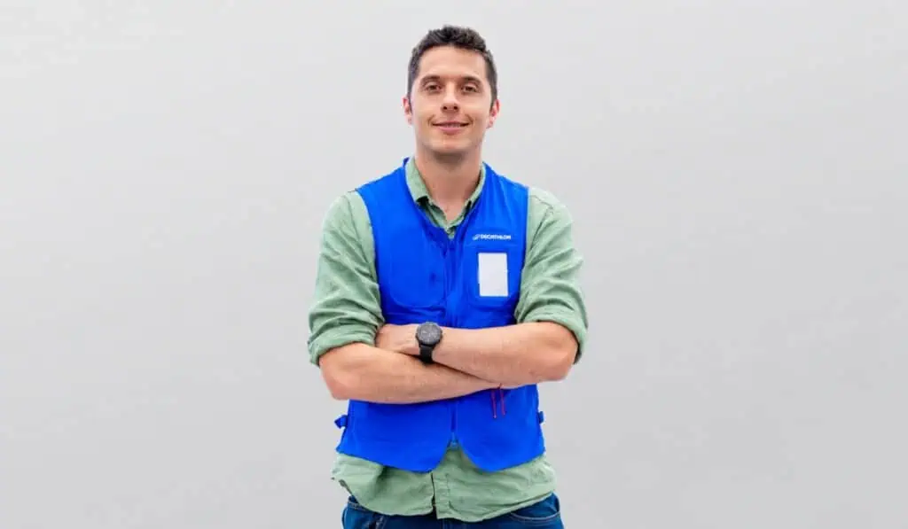 Decathlon acelera su expansión en Colombia: busca llegar a 35 tiendas y quedarse con el 10 % del mercado deportivo Phillip Eikers Small, líder regional de Bogotá Norte de Decathlon Colombia