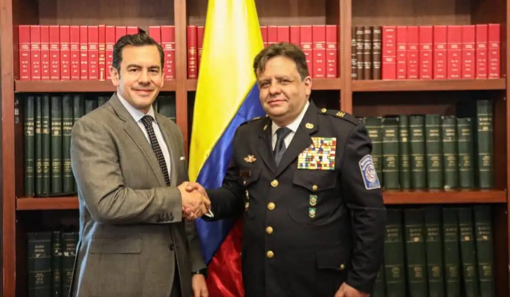 Director de Bomberos en Colombia saldrá del cargo por petición del presidente De la Espriella; esto se sabe Presidente De La Espriella pidió declarar insubsitente a Germán Miranda como director de bomberos