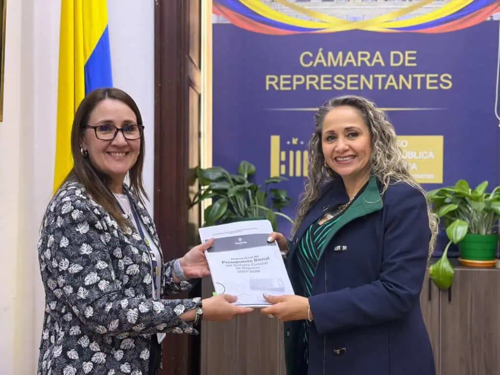 Gobierno radica presupuesto de regalías para 2027-2028 con una caída de 11 % en ingresos Radicación del presupuesto de regalías. Imagen: Ministerio de Hacienda