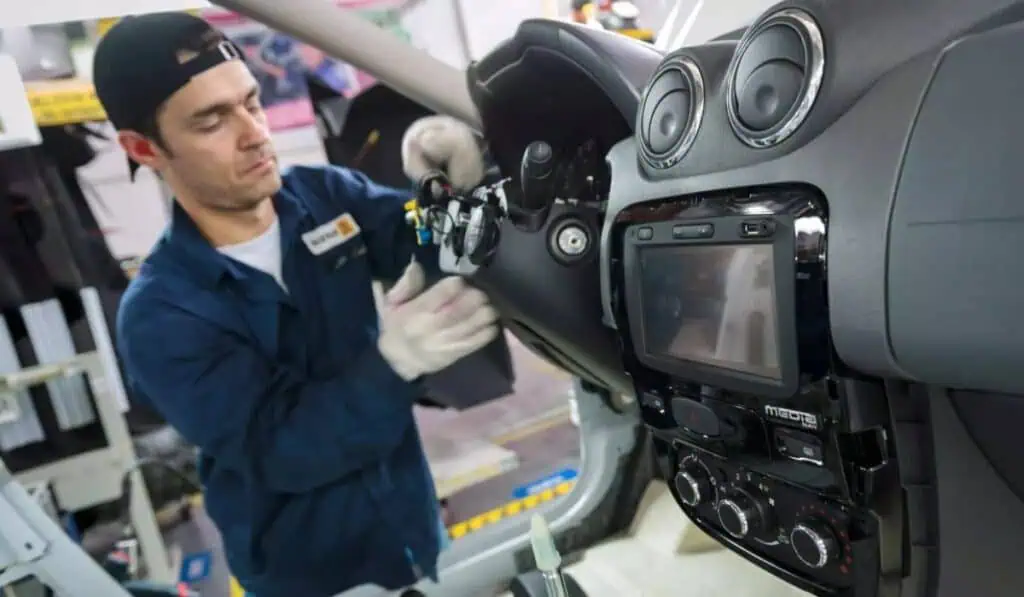 Renault-Sofasa proyecta inversión de US$150 millones para fabricar nuevo vehículo en Colombia Renault-Sofasa proyecta inversión de US$150 millones para fabricar nuevo vehículo en Colombia