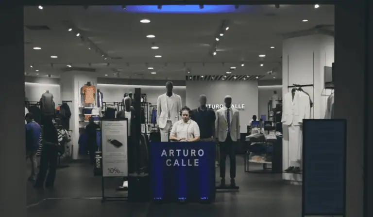Arturo Calle invierte $2.045 millones para renovar tienda en centro comercial de Barranquilla: incorpora concepto por primera vez en el país Tienda de Arturo Calle