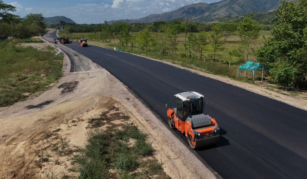 Troncales del Magdalena se acercan al 50 % de ejecución tras dos años de obras Tramo recto Curumaní