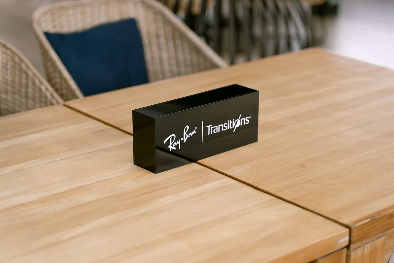 Ray-Ban llega a sus 90 años con Meta, Transitions y festivales como ...